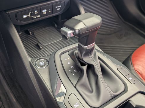 Used 2025 Kia K4 GT-Line w/ GT-Line Premium Package image 32