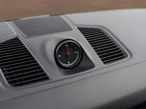 Used 2020 Porsche Cayenne S image 25