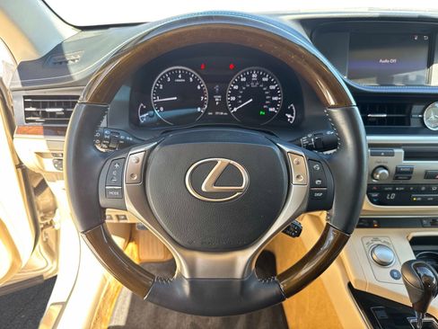 Used 2015 Lexus ES 350 w/ Premium Package FWD image 27