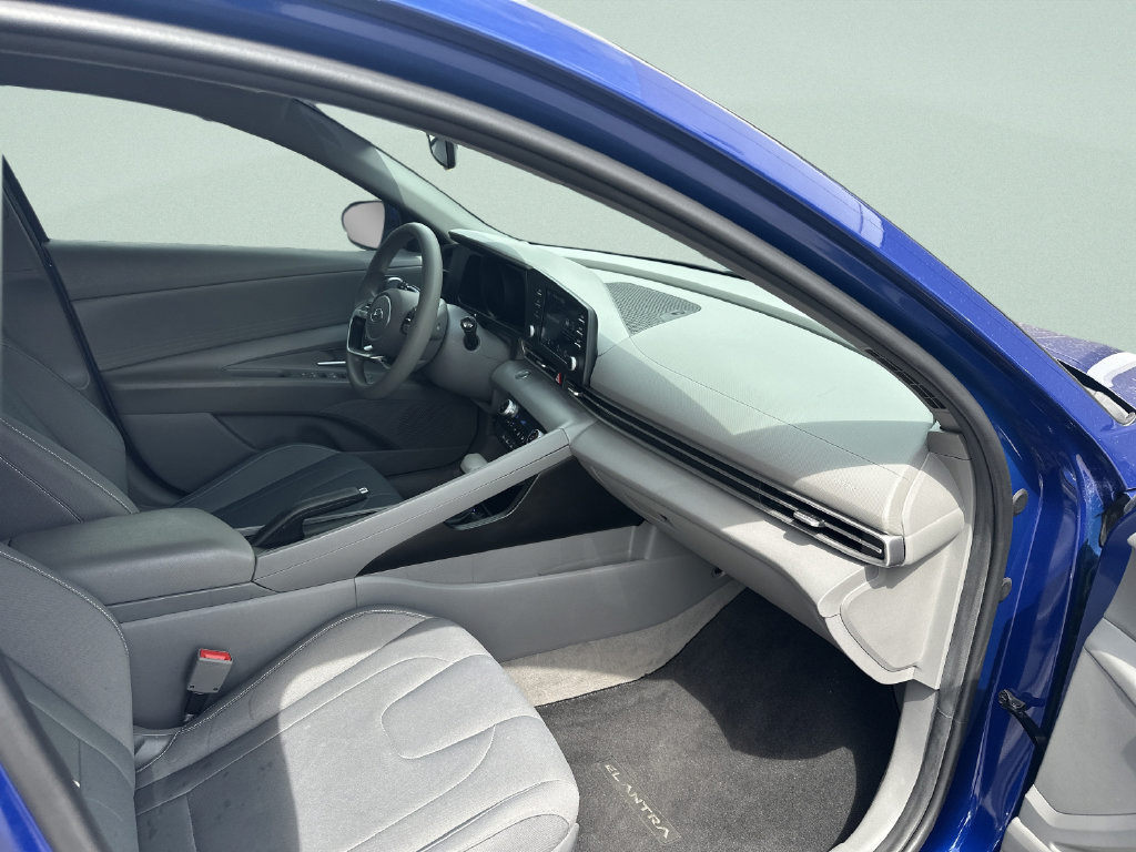 Used 2023 Hyundai Elantra SEL w/ Winter Weather Package FWD image 14
