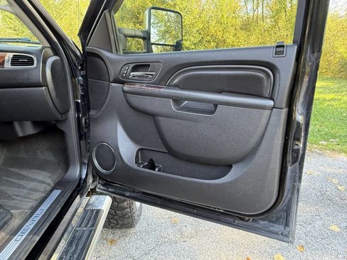 Used 2011 GMC Sierra 2500 Denali w/ Suspension Package, Off-Road image 34