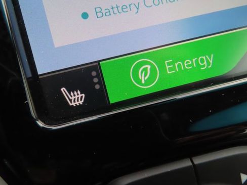 Used 2017 Chevrolet Bolt Premier w/ Driver Confidence II Package image 32