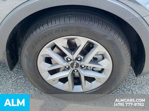 Used 2024 Kia Telluride LX FWD image 14