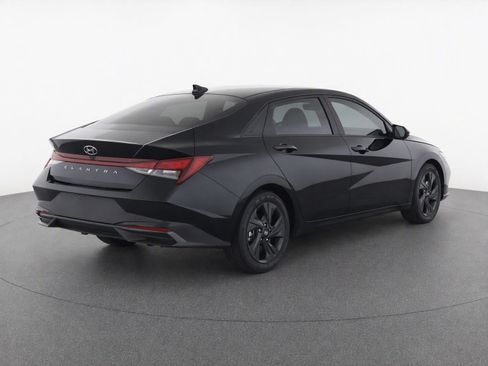 Used 2023 Hyundai Elantra SEL w/ Cargo Package FWD image 8