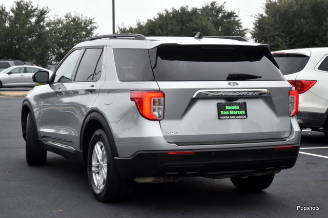 Used 2022 Ford Explorer XLT RWD image 4