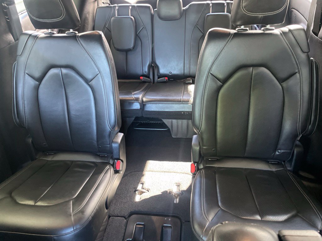 Used 2019 Chrysler Pacifica Touring-L Plus w/ S Appearance Package FWD image 13