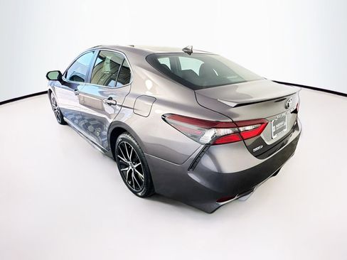 Used 2023 Toyota Camry SE FWD image 5