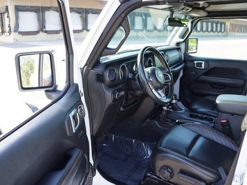 Used 2020 Jeep Wrangler Unlimited Sahara AWD/4WD image 15
