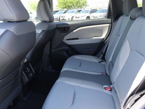 Used 2025 Subaru Forester Premium AWD/4WD image 17