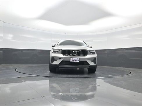 Used 2024 Volvo XC40 B5 Plus image 56