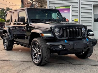 Used 2024 Jeep Wrangler Unlimited w/ Convenience Group
