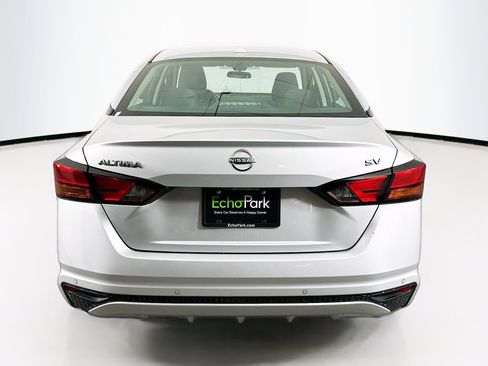 Used 2024 Nissan Altima 2.5 SV image 7