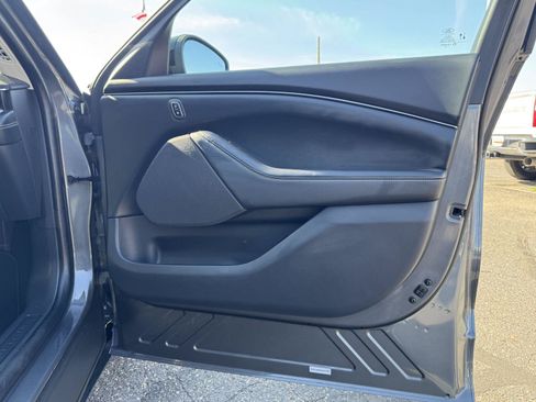 Used 2023 Ford Mustang Mach-E Select RWD image 23