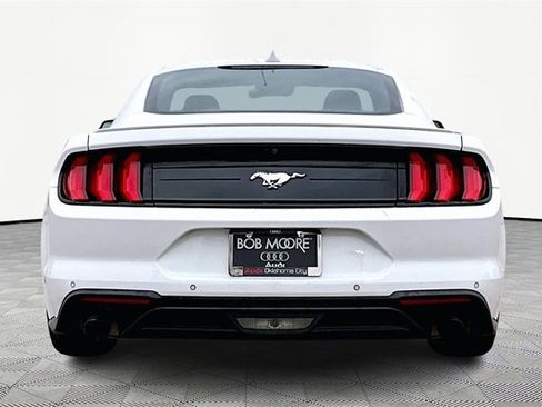 Used 2022 Ford Mustang Premium image 4