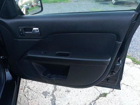 Used 2009 Ford Fusion SEL FWD image 18