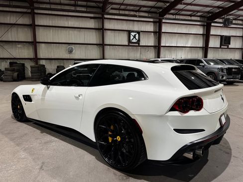 Used 2019 Ferrari GTC4Lusso T image 9
