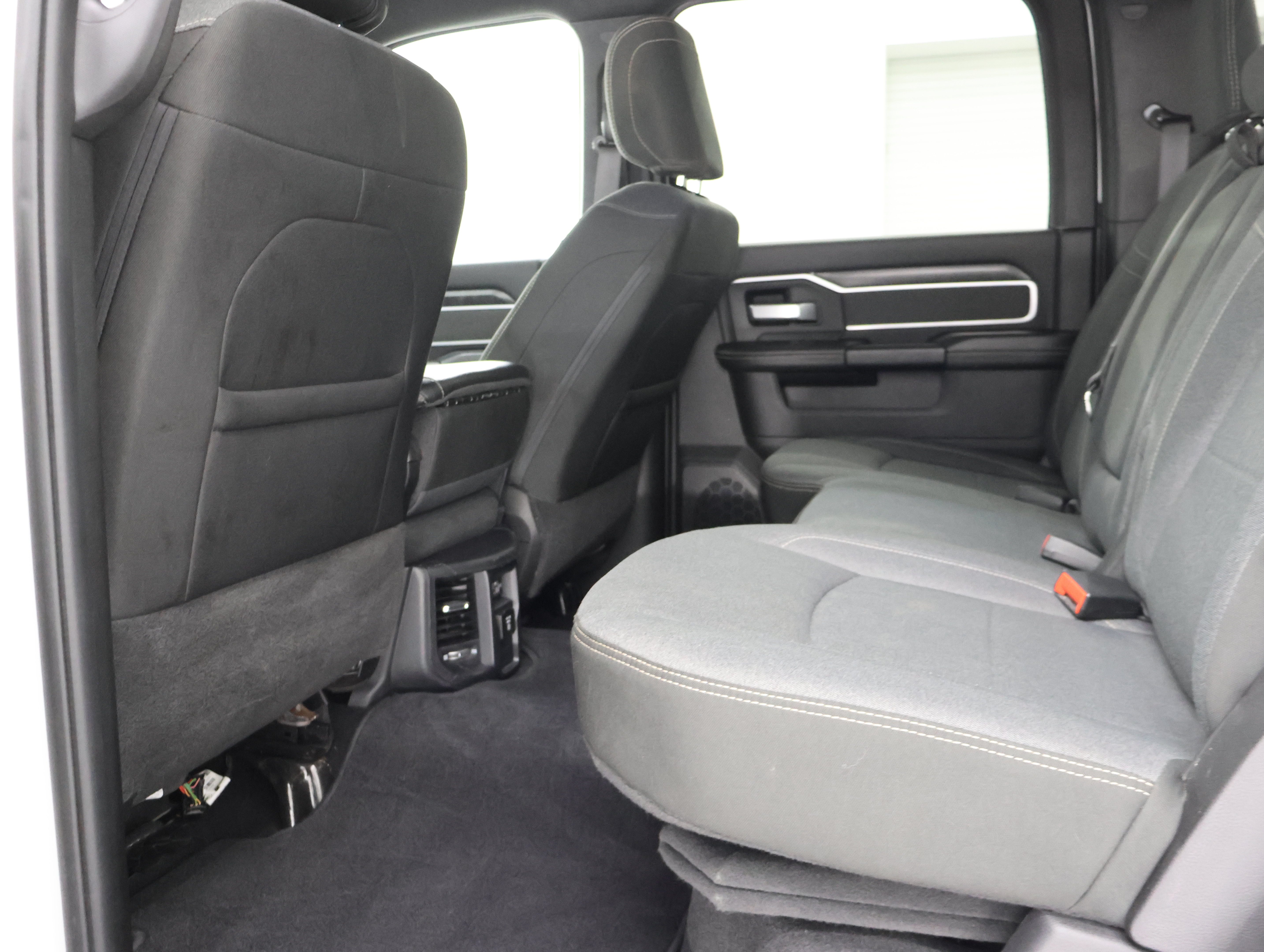 Used 2022 RAM 2500 Big Horn w/ Level C Equiment Group AWD/4WD image 9