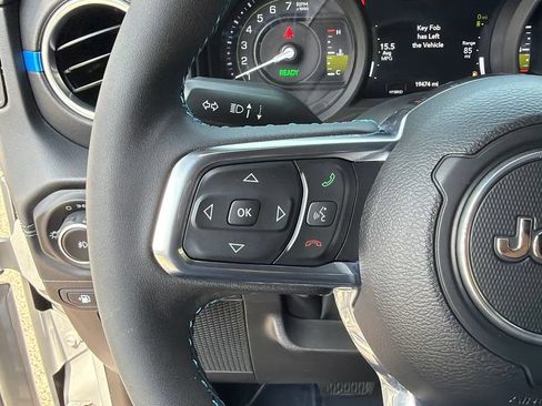 Used 2024 Jeep Wrangler High Altitude AWD/4WD image 23