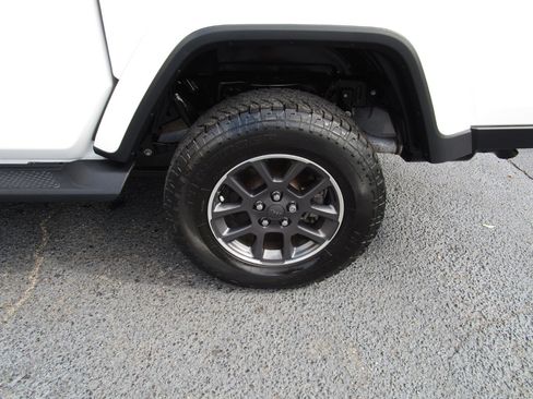 Used 2020 Jeep Gladiator Overland w/ Cold Weather Group image 25