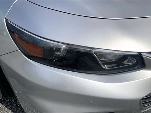 Used 2017 Chevrolet Malibu LT FWD image 26