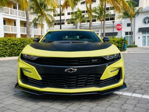 Used 2019 Chevrolet Camaro SS image 4