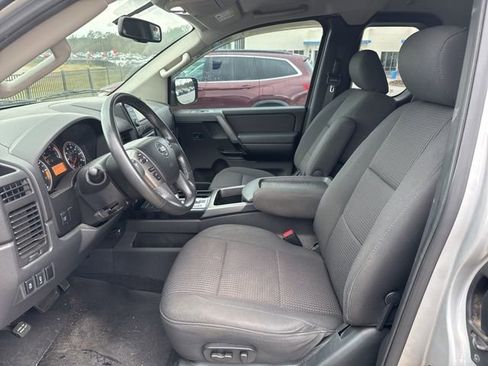 Used 2014 Nissan Titan SV w/ SV Value Truck Package image 4