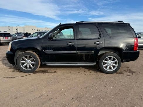 Used 2008 GMC Yukon Denali image 2