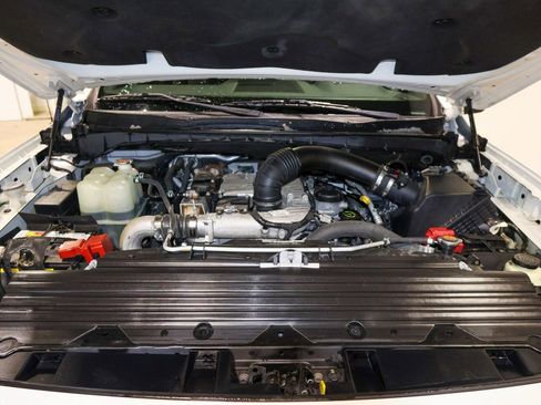 Used 2019 Nissan Titan SV w/ SV Convenience Package image 35