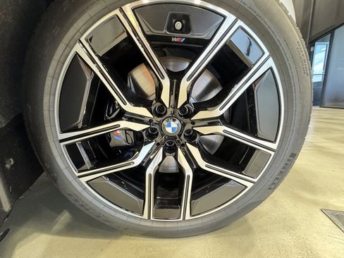 Used 2025 BMW 760i xDrive image 7