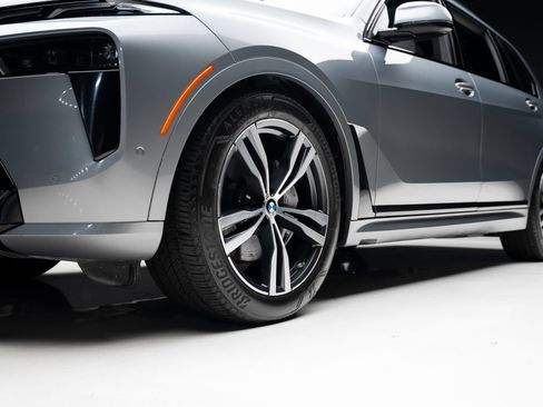 Used 2024 BMW X7 xDrive40i w/ M Sport Package AWD/4WD image 79