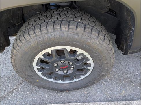 Used 2024 Toyota Tacoma TRD Off-Road AWD/4WD image 9