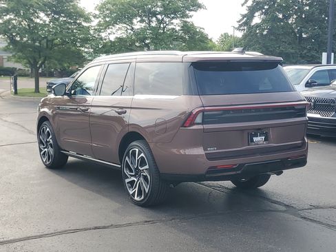 New 2027 Lincoln Navigator Black Label AWD/4WD image 3