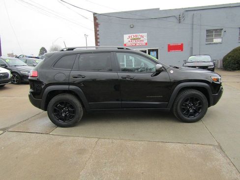Used 2021 Jeep Cherokee Trailhawk AWD/4WD image 3