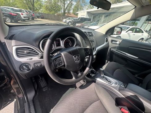 Used 2012 Dodge Journey SXT w/ Flexible Seating Group image 10