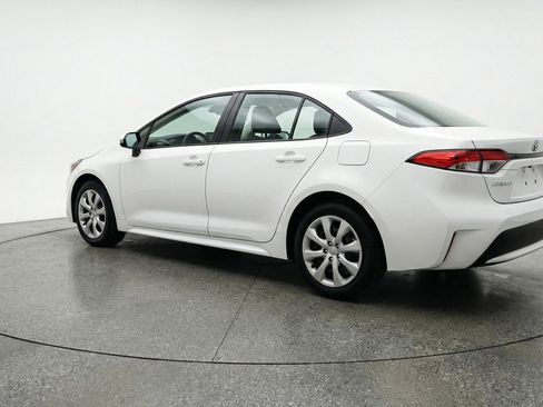 Used 2025 Toyota Corolla LE image 6