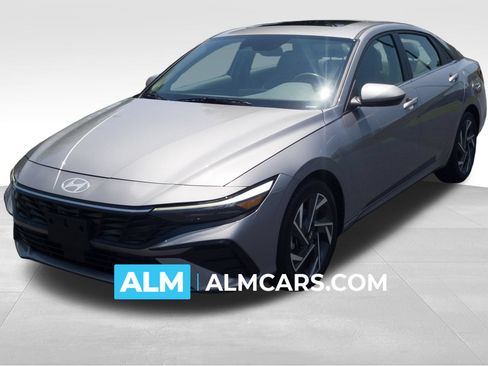 Certified 2025 Hyundai Elantra SEL FWD image 1