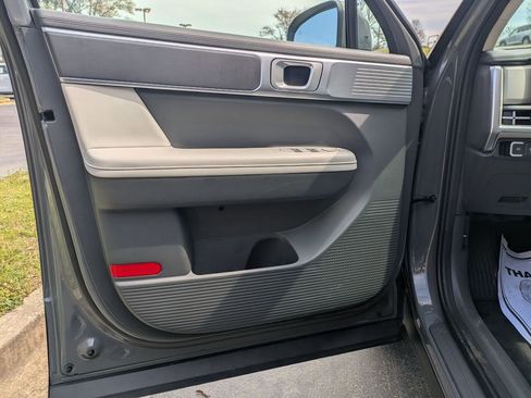 Used 2025 Hyundai Santa Fe SEL image 11