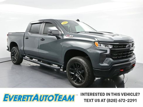 Used 2025 Chevrolet Silverado 1500 LT Trail Boss w/ Convenience Package II AWD/4WD image 1