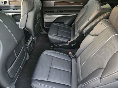 New 2026 Cadillac Vistiq Sport image 25