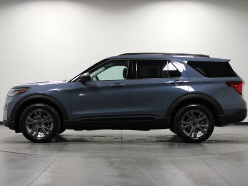 New 2026 Ford Explorer Active w/ Active Comfort Package image 7