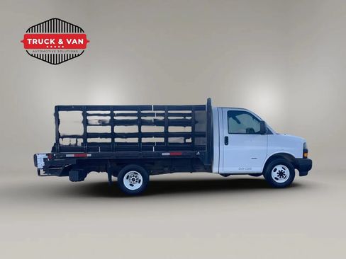 Used 2019 GMC Savana 3500 RWD image 6