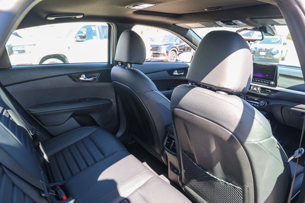 Used 2023 Kia Forte GT-Line w/ GT-Line Premium Package FWD image 17