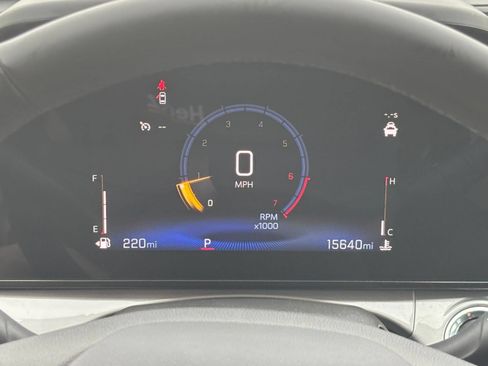Used 2025 Chevrolet Trax LT w/ LT Convenience Package FWD image 39