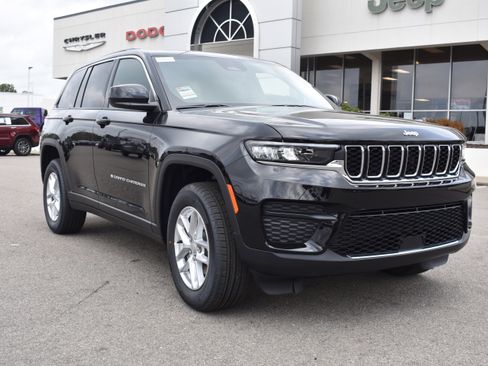 New 2026 Jeep Grand Cherokee Laredo X image 3