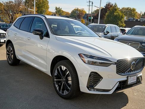 New 2026 Volvo XC60 B5 Plus w/ Protection Package Premier image 4