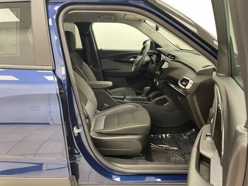 Certified 2022 Chevrolet TrailBlazer LT w/ Convenience Package AWD/4WD image 17
