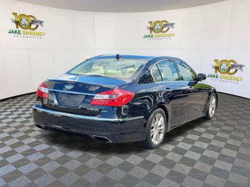Used 2013 Hyundai Genesis 3.8 w/ Technology Pkg RWD image 5