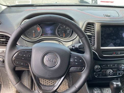 Used 2022 Jeep Cherokee Trailhawk w/ Trailer Tow Group AWD/4WD image 7
