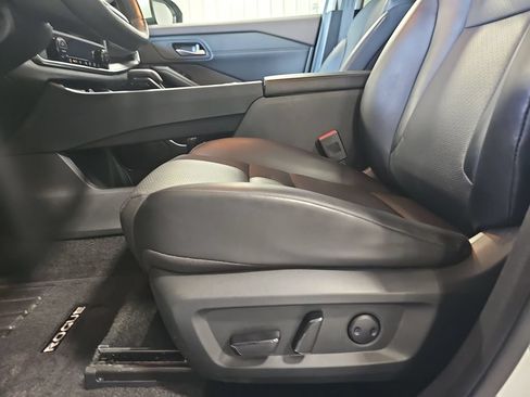 Certified 2023 Nissan Rogue SV w/ SV Premium B Package AWD/4WD image 29
