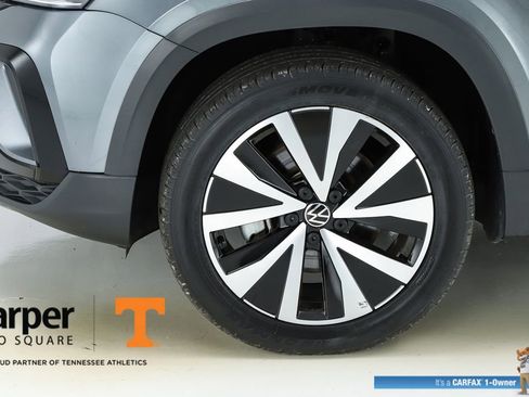 Used 2023 Volkswagen Taos SE w/ Panoramic Sunroof Package AWD/4WD image 43